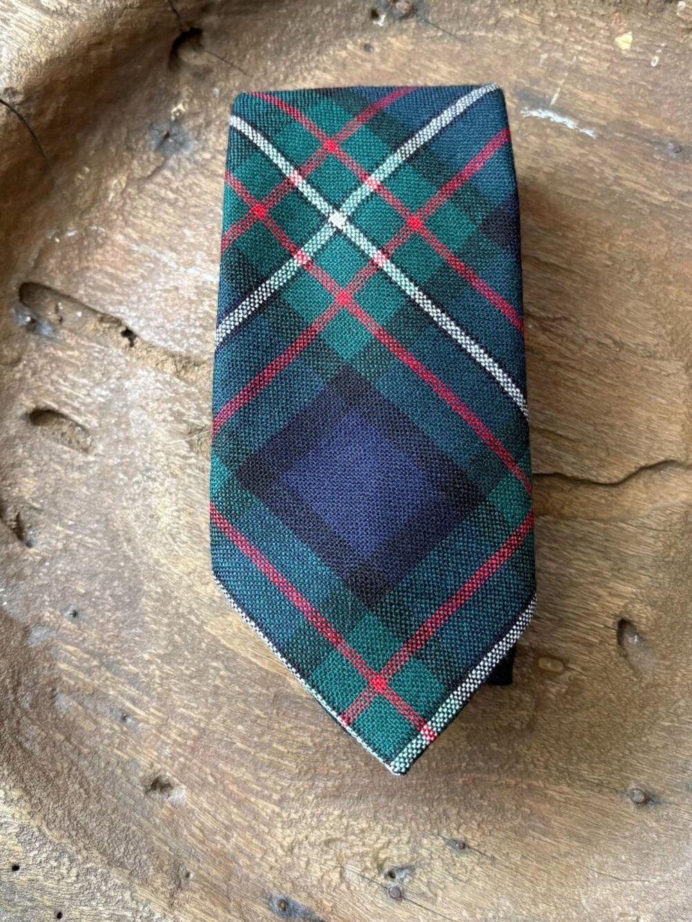 Vintage Ingles Buchan Scottish wool plaid tartan men's necktie 3.5 inches